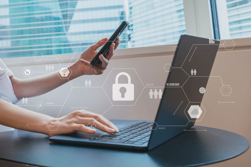 端末管理とは？PCの管理システム導入のメリット